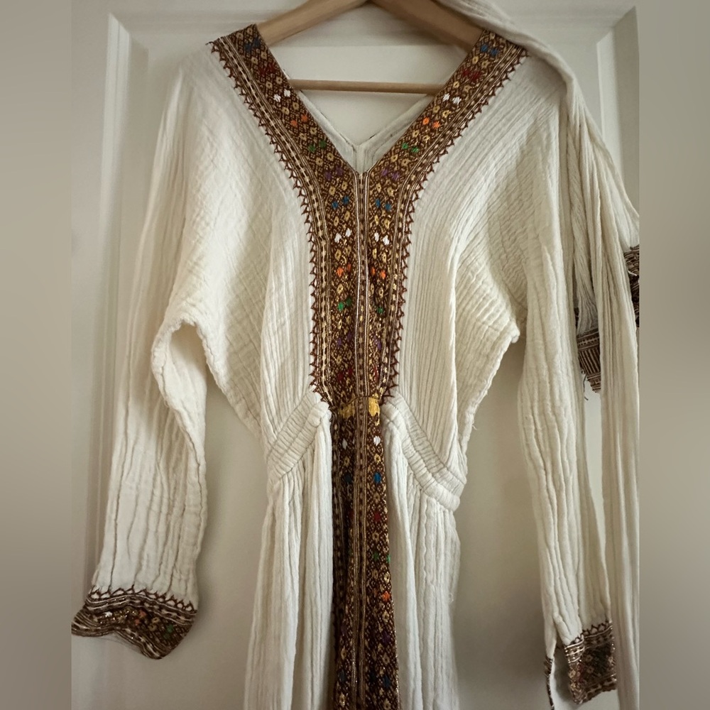 Traditional Ethiopian/Eritrean Habesha Embroidered dress and sash S/M